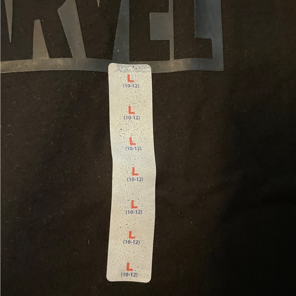 Boys marvel tshirt in large - Picture 3 of 4